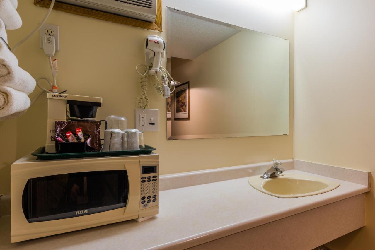 The Ranchland Inn Kamloops Extérieur photo